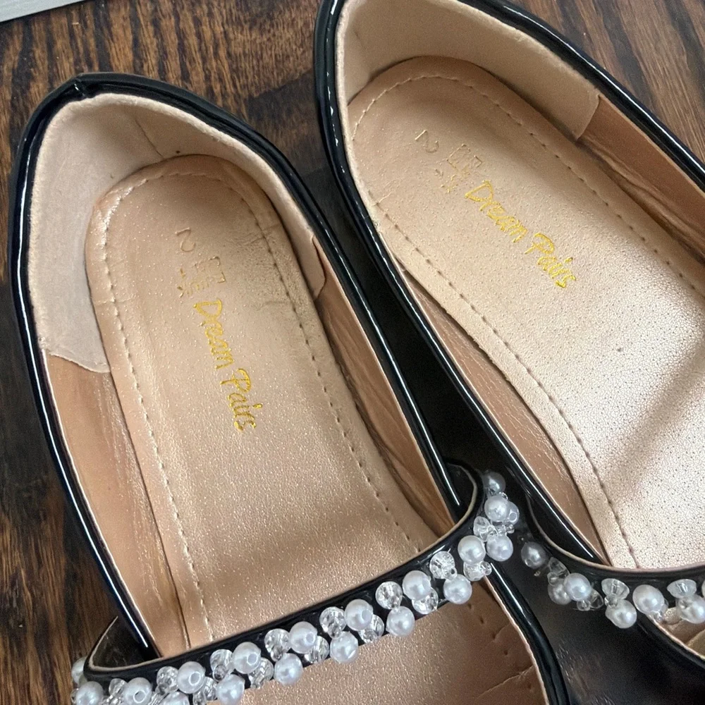 Dream Pairs Black Patent Mary Jane Flats with Pearl and Rhinestone Strap